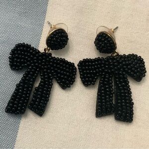 Black beaded bow earrings